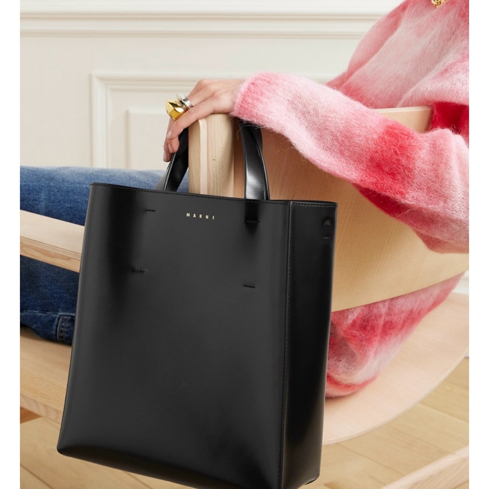 $1300 NWOT Marni Small Museo tote glossy black leather burgundy